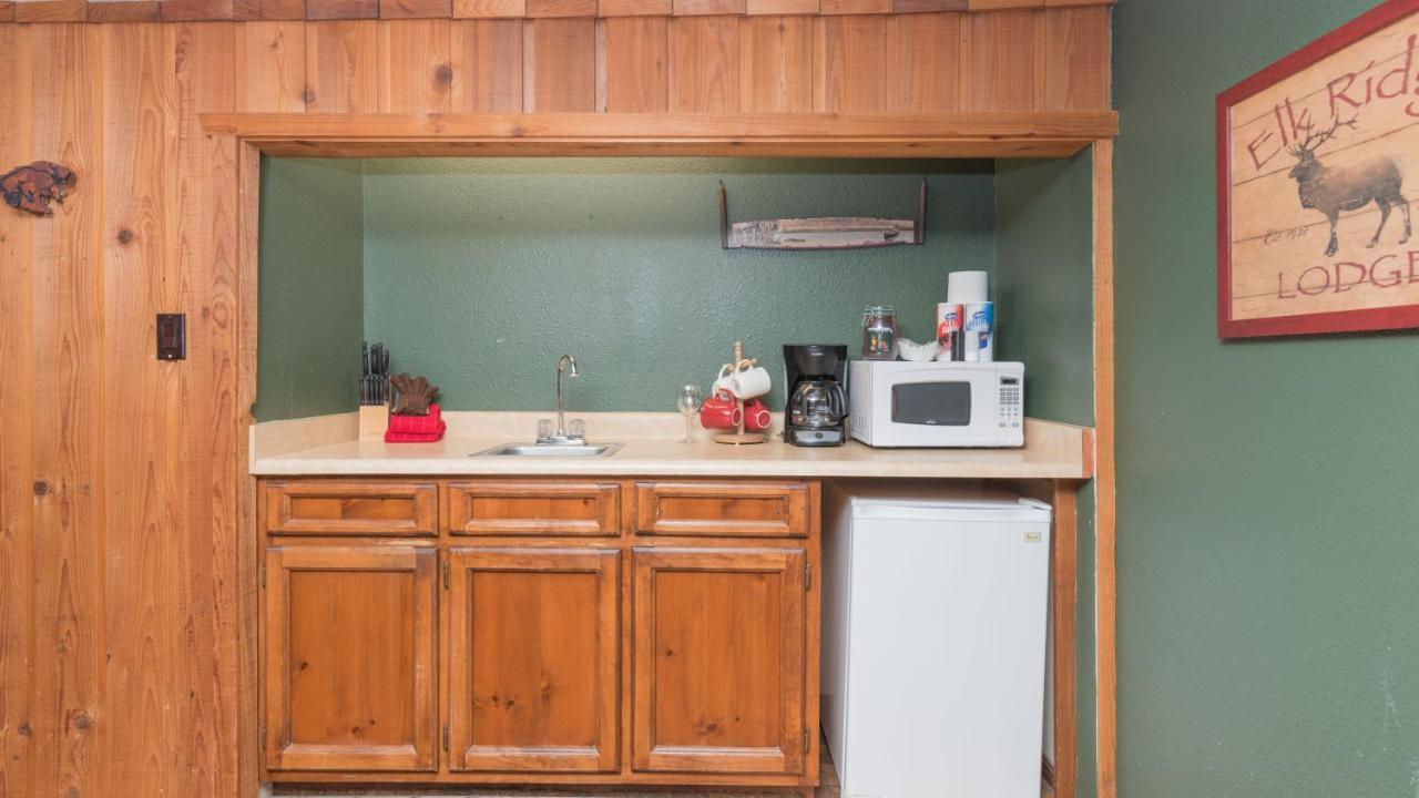 Whispering Pine Cabins 鲁伊多索 外观 照片